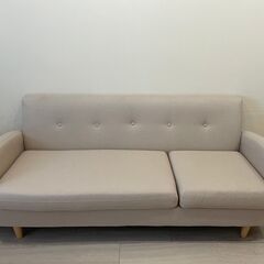 ３人掛け・北欧風ソファ