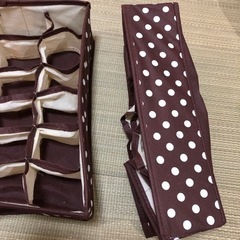 仕切りボックス　下着収納　靴下収納　２つの画像
