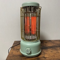 電気ヒーター おしゃれ　レトロ風　クラジックデザイン　