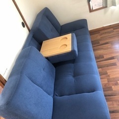 3人がけソファー(昨年１２月購入)【取引中】