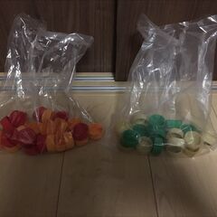 ペットボトルのキャップ　1140個～の画像
