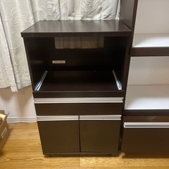 【コンセント付】収納棚、食器棚