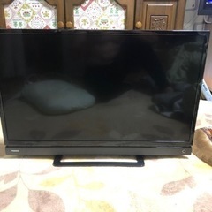 TOSHIBA  液晶テレビ　32型　2017年製