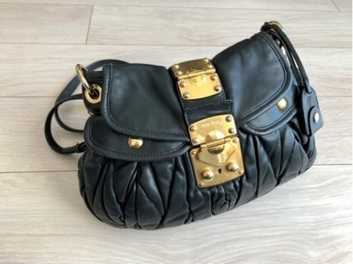 miumiu 2wayバッグ　ショルダーバッグ　ハンドバッグ　マトラッセ　本革　正規品