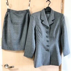スカートスーツ(3セット)Mサイズの画像
