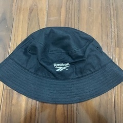 Reebokバケットハットの画像