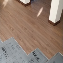 フロア重ね張り職人大募集！