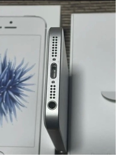 iPhoneSE(第一世代) シルバー 128GB SIMフリー