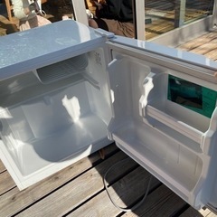ハイアールの小型冷蔵庫の画像