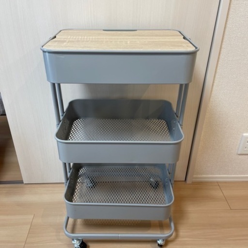 車輪付きボックス棚