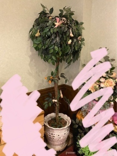 カフェの観葉植物（造りもの）小鳥と鉢、鉢のキャスターつき