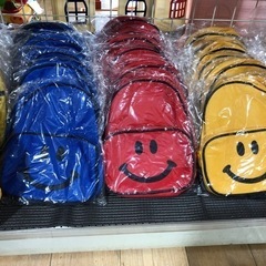 新品　未使用品　ニコちゃん　ミニ　リュック　レッド　ブルー　イエ...