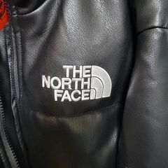 値下げ！本日18時で取消します。新品タグ付　Supreme シュプリーム THE NORTH FACE ノースフェイス レザー ヌプシ ダウンジャケット Leather Nuptse Jacket 17AW ブラック XLの画像