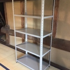 スチール製収納棚　高さ180cm 横89cm　奥行47cm　無料　家財整理の画像