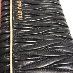 ミュウミュウmiumiu長財布の画像
