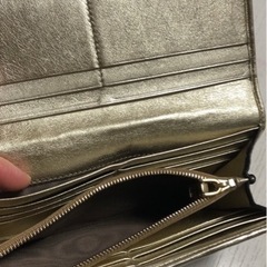ミュウミュウmiumiu長財布の画像