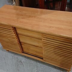 大川家具｜隈木工所｜アザース｜アルダー材｜サイドボード｜キャビネットの画像