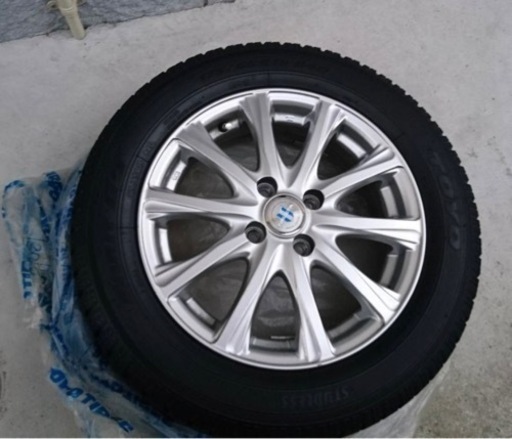 スタッドレスタイヤ4本　ホイール付き　トーヨータイヤ　175/65R15 アクア