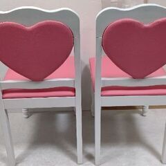 ピンクハートの可愛い椅子 ２脚セットで の画像