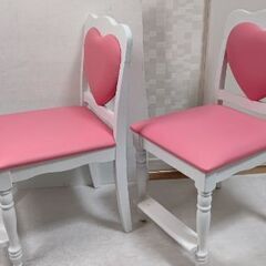 ピンクハートの可愛い椅子 ２脚セットで の画像