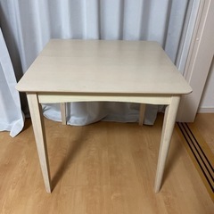 ニトリ中古ダイニングテーブル
