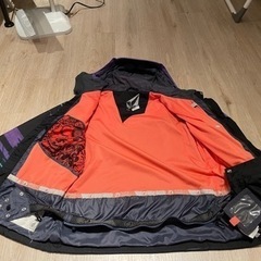 VOLCOMスノーボードジャケット　Sサイズの画像