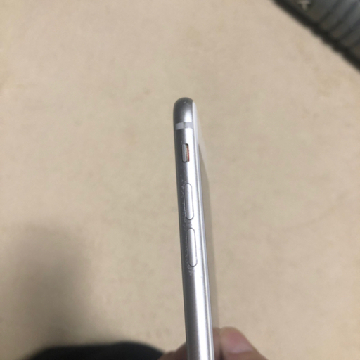 iPhone8 本体　SIM解除済み