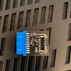Silverstone製フロントUSB-C変換アダプター