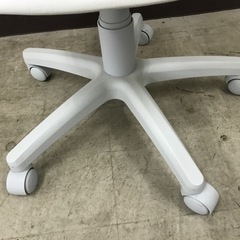 取引場所　南観音　K 2112-173 回転チェア　事務イス　オフィスチェア　白×ピンクの画像