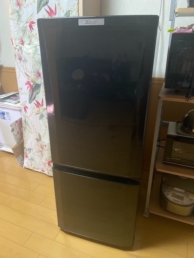 三菱冷蔵庫　2016年製 冷凍冷蔵庫　146L　MR-P15Z-B1　2ドア　黒 MITSUBISHI　右開き　LED照明　サファイアブラック 冷蔵庫　冷凍庫　スリム　幅48cm