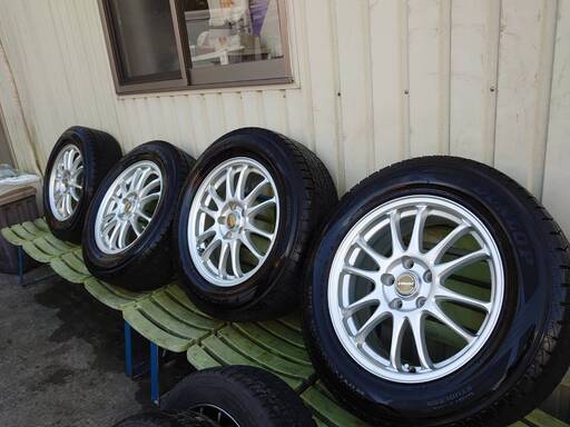 アルミホイールスタッドレスタイヤセット225/65R17