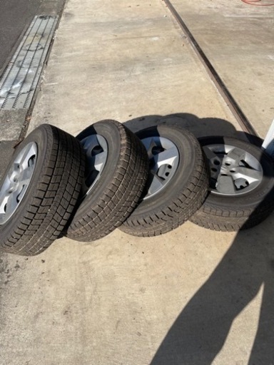 エクストレイル　スタッドレス　バリ山　2020年製　ホイール付き