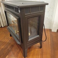 【お値下げしました】癒される炎🔥暖炉型ファンヒーター《定価6万円超！》の画像