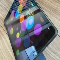 Apple iPad6（第6世代）32GB Wi-Fiモデル 専用ケース付きの画像