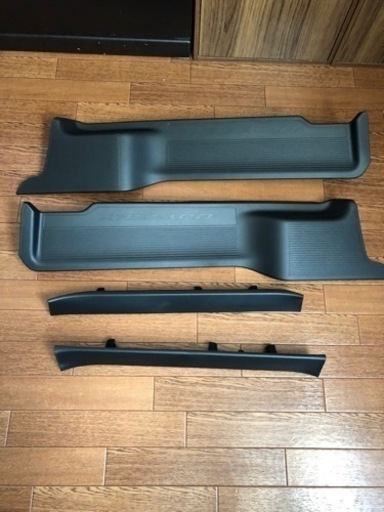 ホンダ　新型オデッセイ取り外し　サイドステップスカッフ　一式