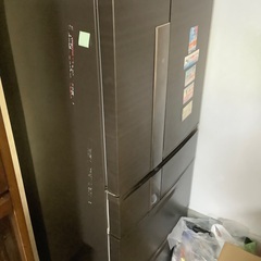 555L 三菱観音開き冷蔵庫　ブラウンの画像