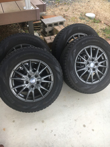 美品スタッドレス　215/65R16  アルファード　ヴェルファイア　エルグランド等に