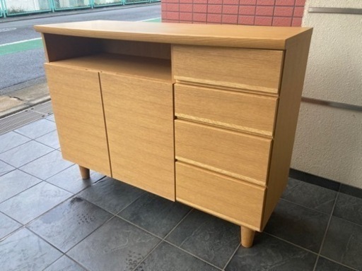 ● 大型の収納家具、キャビネット