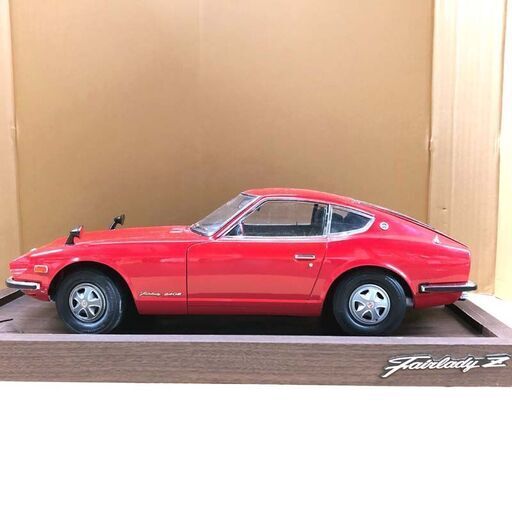 【店頭引き取り限定】週刊日産フェアレディZ　1/8スケール　完成品　専用台座付き　ダイキャスト製【組み立て済み】【破損・欠品あり】（240010341143）