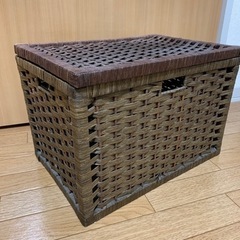 藤のボックスの画像