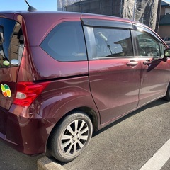 ホンダフリード赤
