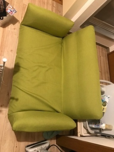 2人掛け　白ソファ　緑カバー付き　キズ汚れほぼなし