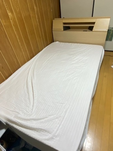 セミダブルベッド