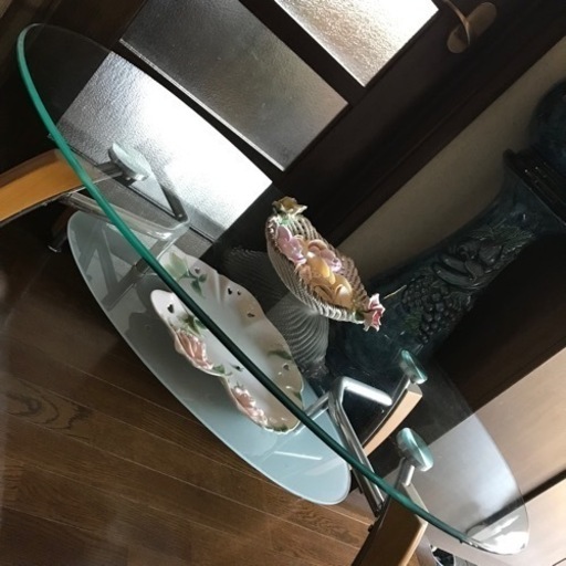 楕円形のお洒落なガラステーブル❗️配達‍♀️