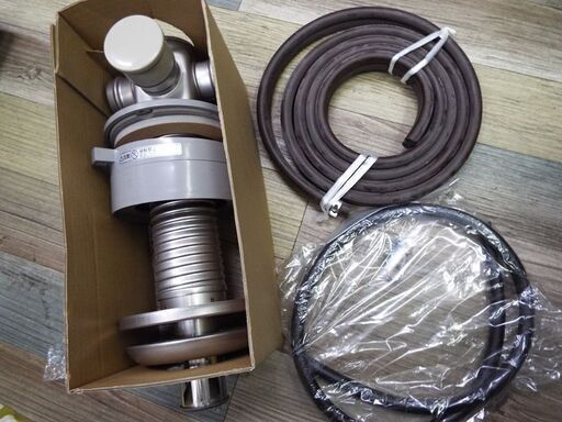 極美品 CORONA コロナ スペースネオ床暖 UH-FSG7014K FF式輻射 2014年製 木造18畳、コンクリート29畳 FF式石油ストーブ
