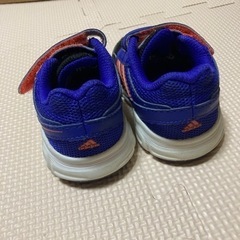 adidas ベビースニーカー　12cmの画像