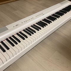 超美品 YAMAHA P-125 WH ヤマハ 電子ピアノ Pシリーズ 88鍵 ピアノ 椅子 スタンド セットの画像