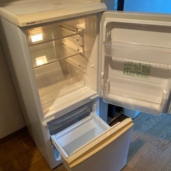 SHARP 冷蔵庫135L（2007年製）の画像