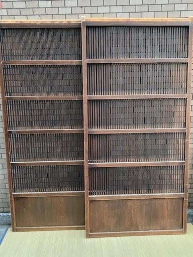 ◎大幅お値下げしました‼️ お値下げ要相談‼️逸品 貴重 古い 引き戸 2枚 旧家蔵出しうぶだし格子戸蔵戸古建具引き戸古民家無垢材サッシ古民家和室リフォーム