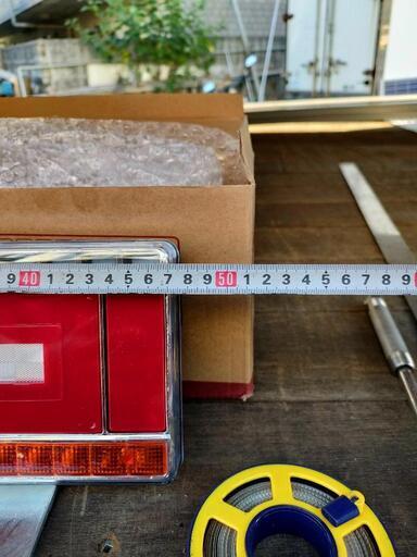 ウインカーが流れるテールランプ８０００円から６千円に値下げします、
